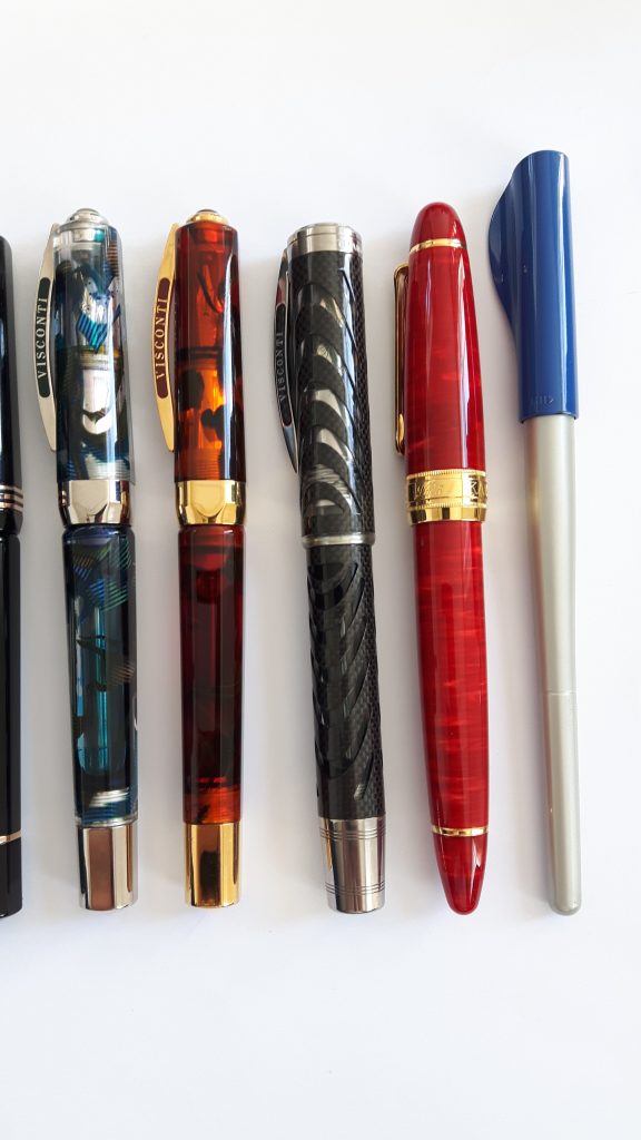 From left to right: Visconti Opera Master Demonstrator, Visconti Opera Master Tobacco, Visconti Carbon Dream, Classic Pens LB5, Pilot Parallel 6mm.