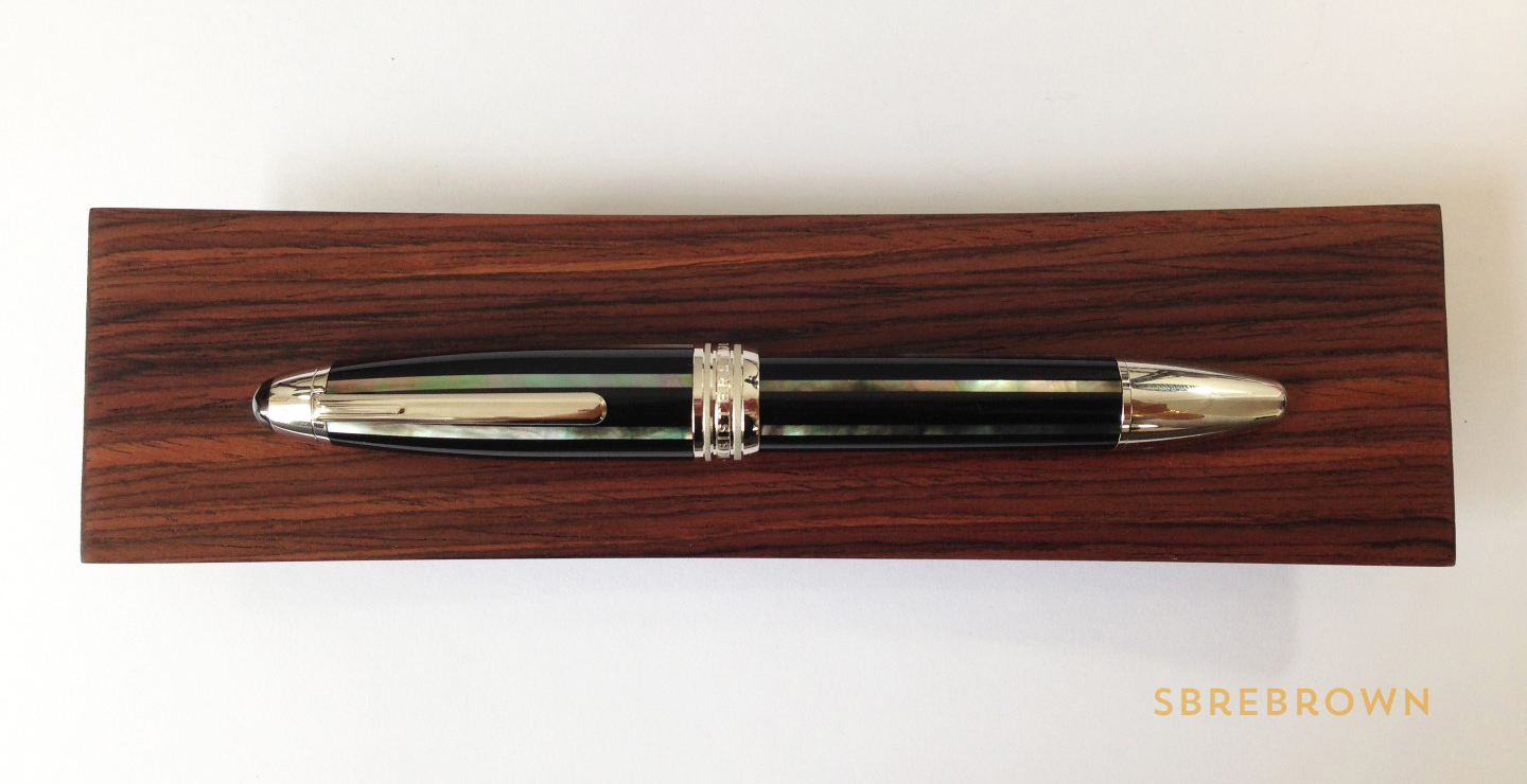 Montblanc Moon Pearl Fountain Pen Review (2)