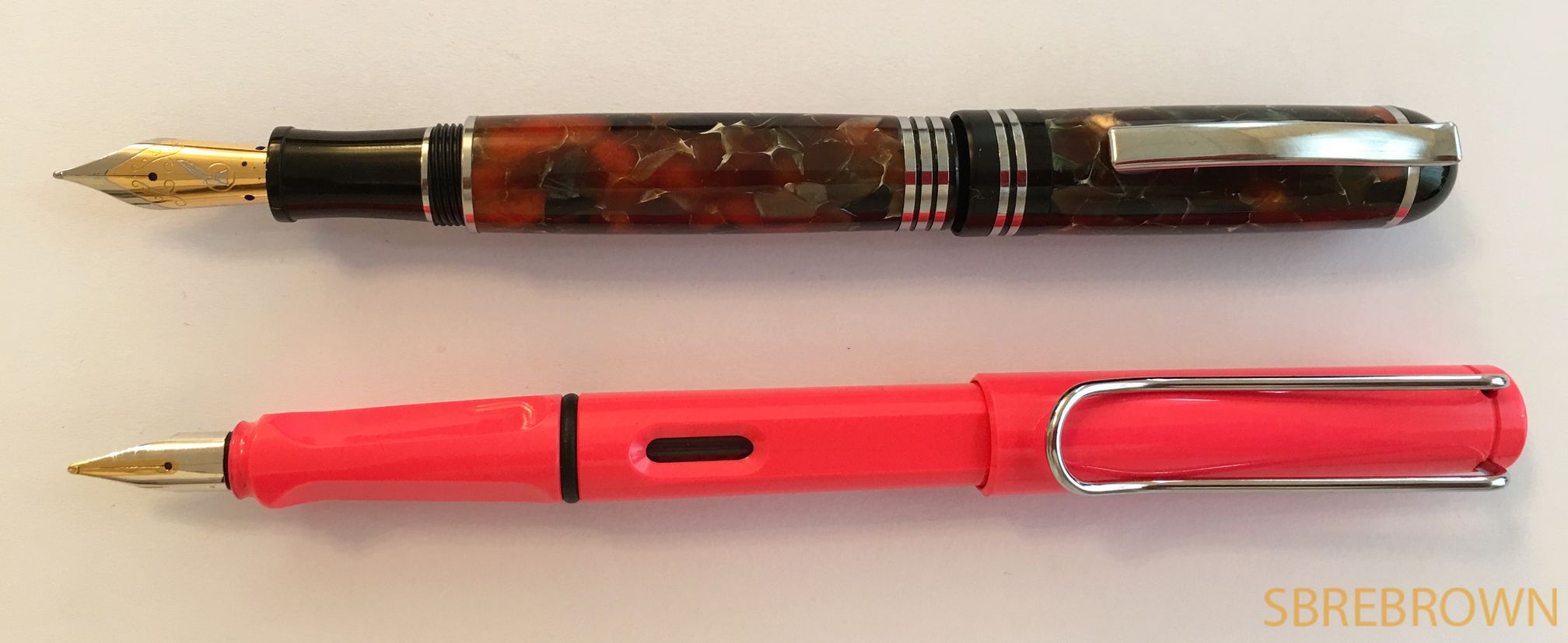 1st Class Pen Co Churchill Pistachio Fountain Pen Review | Hey there!