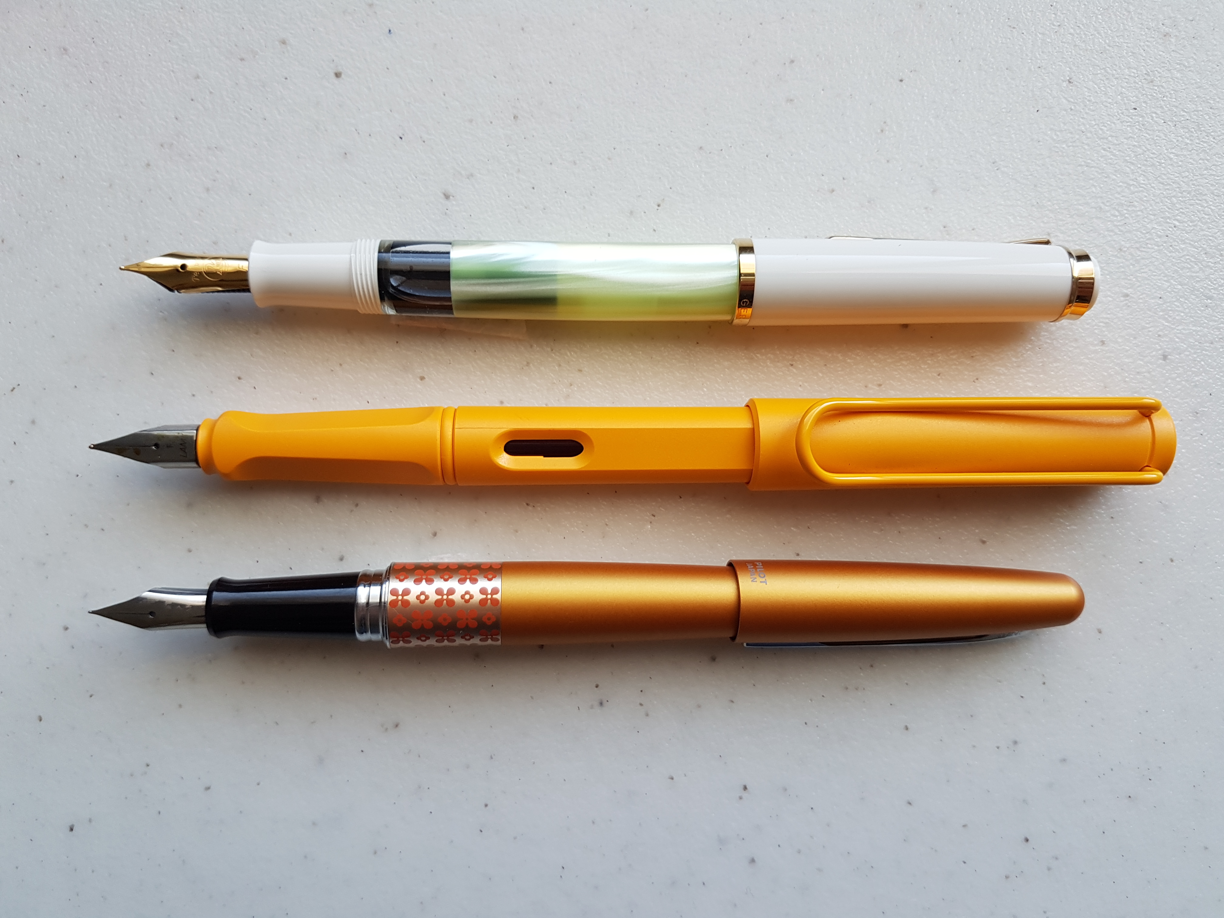thumbnail image 2 of Lamy Safari Candy Special Edition Fountain Pen - Mango Yellow - Fine Nib - New In Box 2 of 5