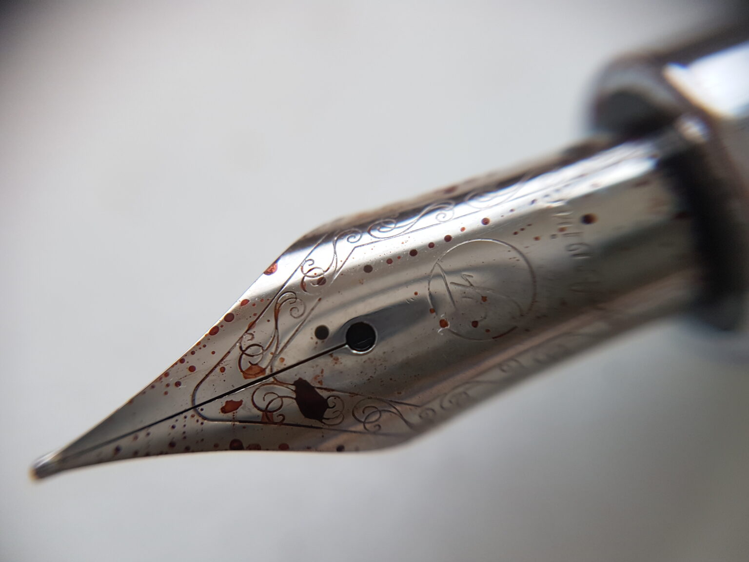 Asvine V169 Vacumatic Fountain Pen Review Hey there!