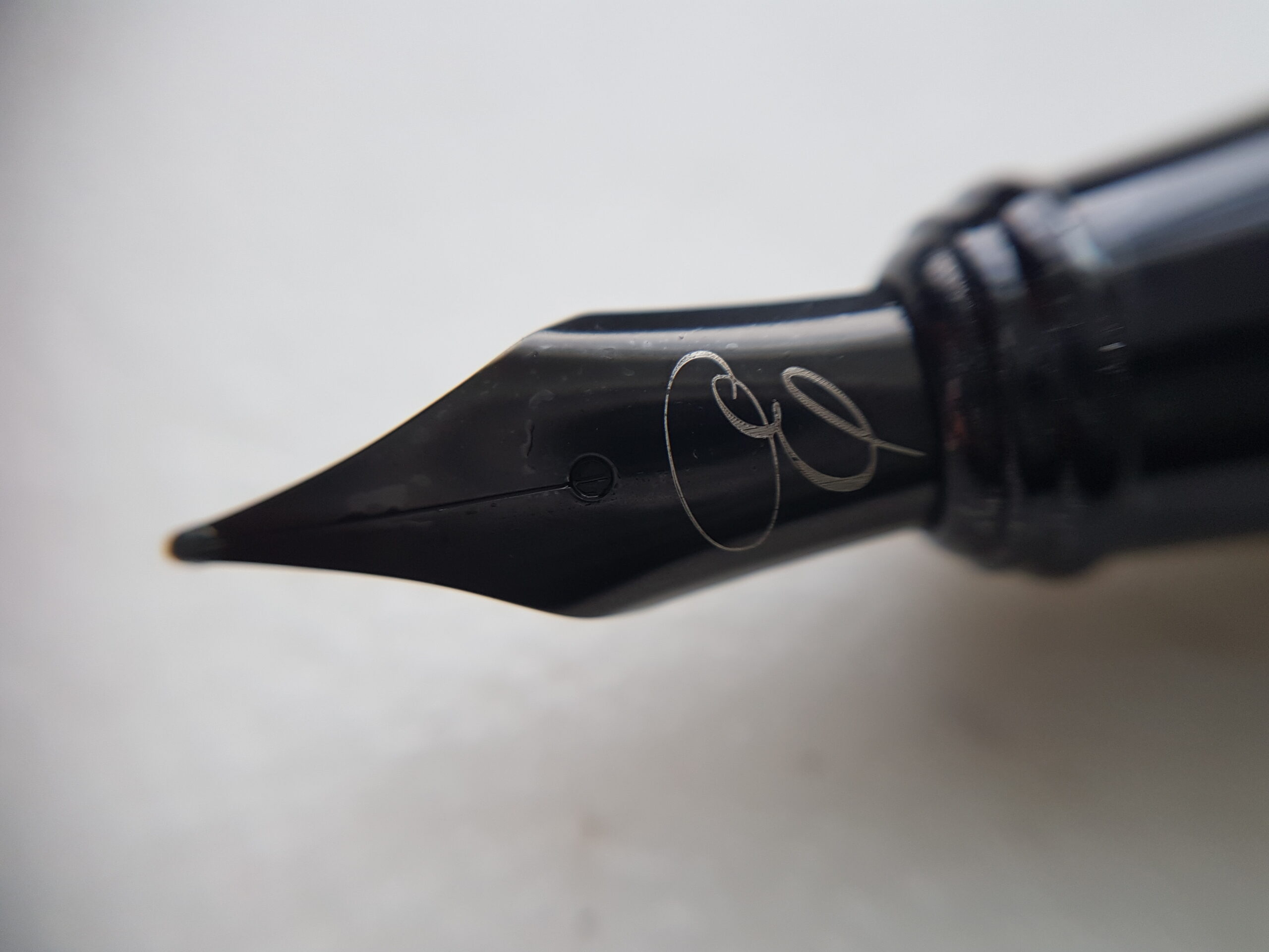 Smoothing Scratchy Nibs: The Ultimate Guide to Enhancing Your Fountain –  Ellington Pens